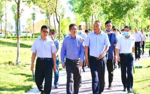 國家電投集團(tuán)黨組成員、副總經(jīng)理王樹東一行赴七師胡楊河市調(diào)研