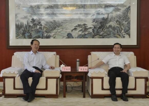 丁焰章拜會(huì)南昌市委副書記、市長黃喜忠