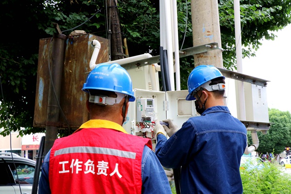 國網伊犁供電公司：嚴抓“小”現(xiàn)場，推進“大”安全