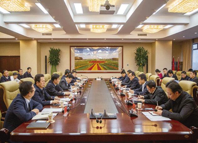 內(nèi)蒙古電力（集團）公司董事長、黨委書記賈振國帶隊赴鄂爾多斯地區(qū)調(diào)研