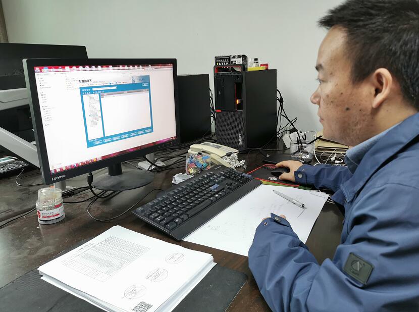 “穿搭”二維碼，浙江慈溪市供電公司工程檔案數(shù)字化，讓資料“動(dòng)”起來(lái)