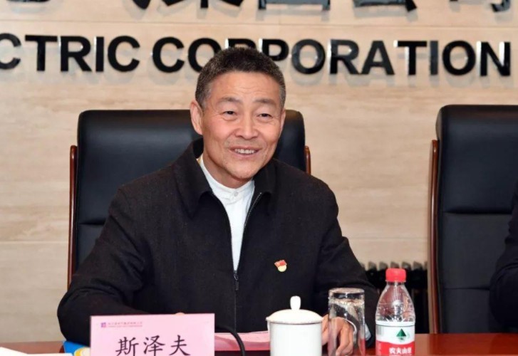 發(fā)展新能源要與電力安全統(tǒng)籌兼顧——訪全國(guó)政協(xié)常委，哈爾濱電氣集團(tuán)有限公司黨委書記、董事長(zhǎng)斯?jié)煞? /></a></div>
				<div   id=