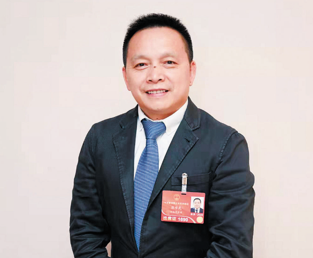【兩會(huì)】以優(yōu)質(zhì)高效的供電服務(wù)助力經(jīng)濟(jì)社會(huì)發(fā)展——訪全國人大代表、鹽津鋪?zhàn)邮称饭煞萦邢薰径麻L張學(xué)武