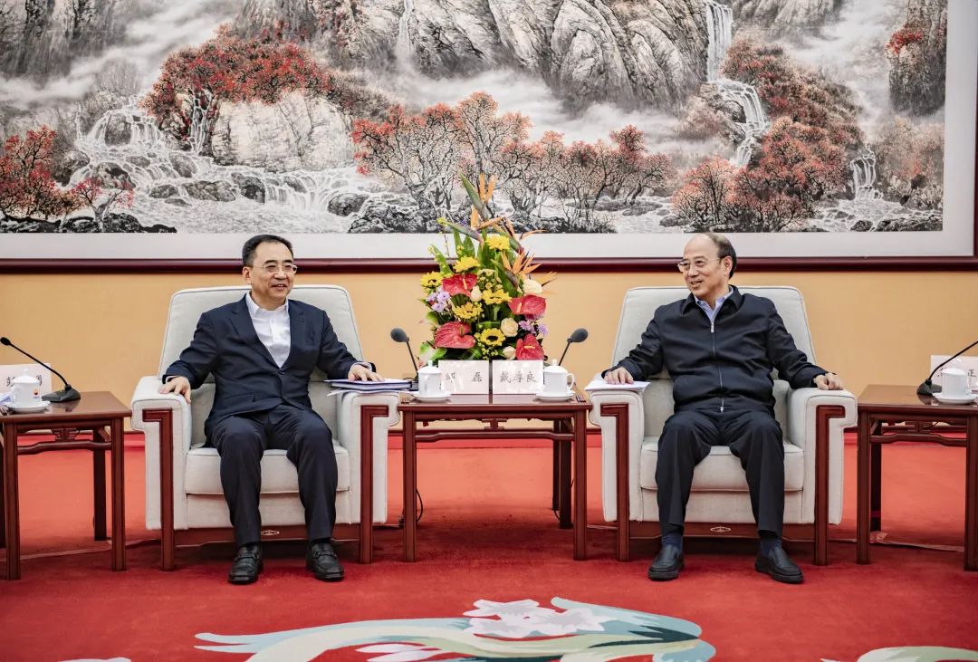 鄒磊拜會(huì)中國(guó)石油集團(tuán)黨組書記、董事長(zhǎng)戴厚良