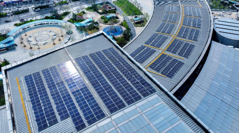 1.2MW！山東商業(yè)綜合體屋頂光伏發(fā)電項(xiàng)目并網(wǎng)發(fā)電