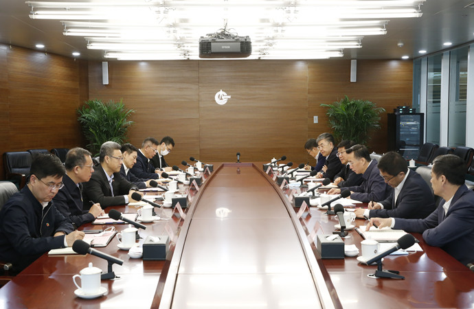 錢智民拜會(huì)中國(guó)海油董事長(zhǎng)、黨組書記汪東進(jìn)