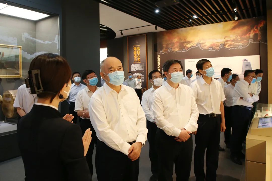 周國平會見中國電信集團黨組書記、董事長柯瑞文