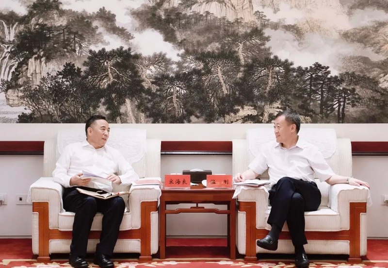 宋海良孫洪水與中國融通集團董事長溫剛、總經(jīng)理馬正武座談