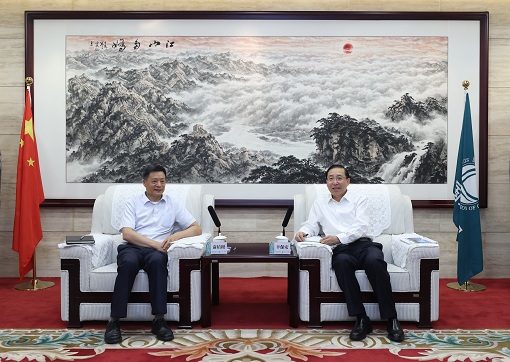 國家電網(wǎng)有限公司董事長、黨組書記辛保安與東方電氣集團(tuán)董事長俞培根會談
