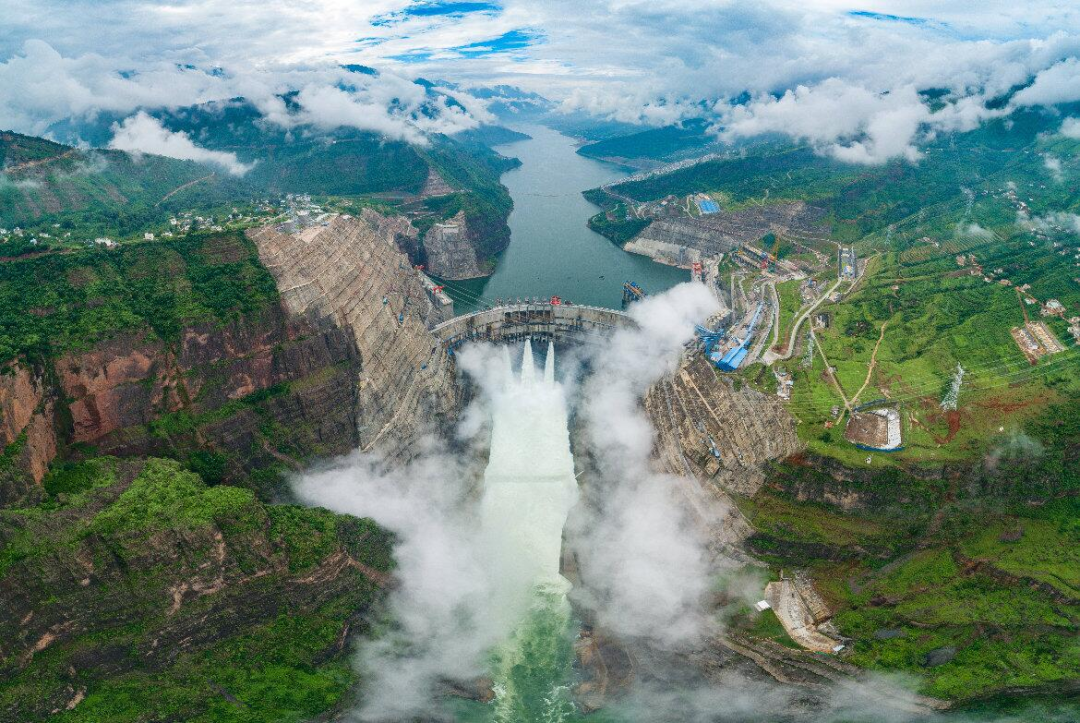 白鶴灘水電站全部機(jī)組投產(chǎn)發(fā)電，世界最大清潔能源走廊全面建成