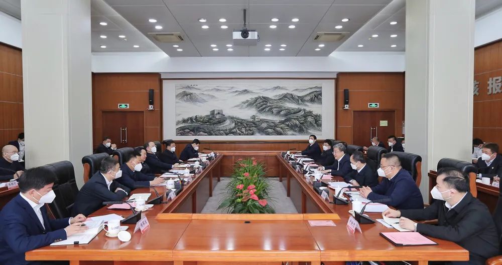 中核集團(tuán)黨組書記、董事長(zhǎng)余劍鋒與遼寧省委書記郝鵬、省長(zhǎng)李樂(lè)成會(huì)談