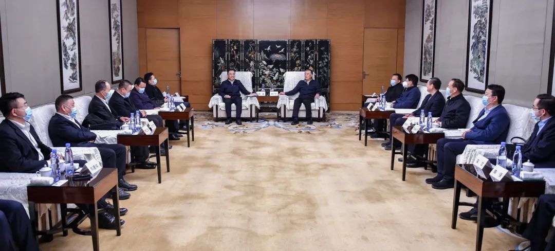 大唐集團黨組書記、董事長鄒磊與陜投集團董事長袁小寧、總經(jīng)理趙軍會談