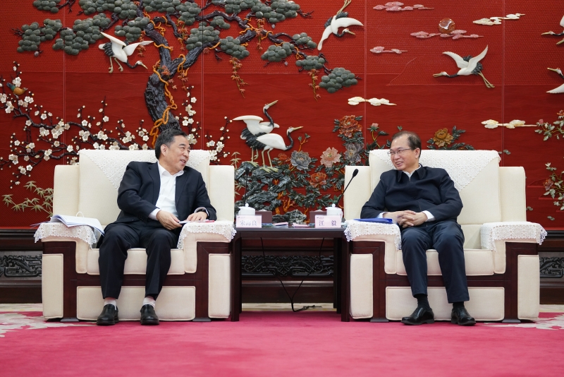 中國(guó)能建黨委書記、董事長(zhǎng)宋海良與中國(guó)華電黨組書記、董事長(zhǎng)江毅會(huì)談