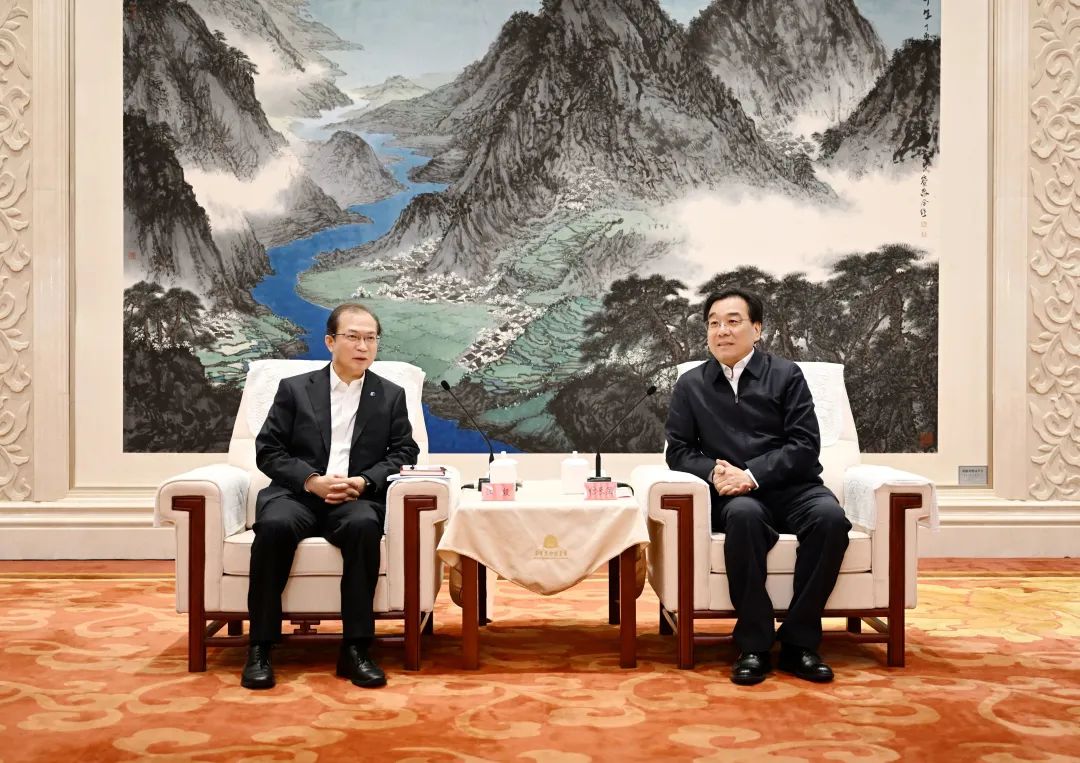 華電集團(tuán)黨組書記、董事長(zhǎng)江毅拜會(huì)江蘇省委書記信長(zhǎng)星