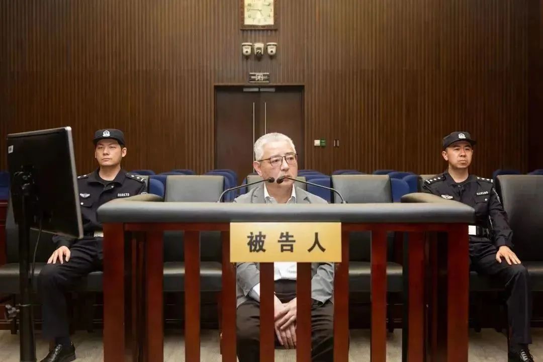 被控受賄1.56億，原上海電氣集團(tuán)股份有限公司總裁、董事長鄭建華受審