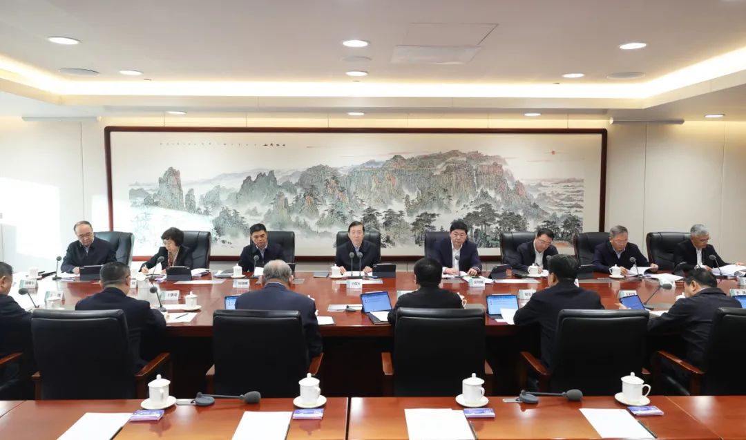 國家電網(wǎng)公司領(lǐng)導(dǎo)班子和專職助理、總師、副總師2024年調(diào)研座談會召開