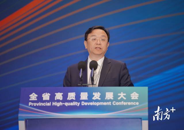 王傳福：新能源汽車發(fā)展只會(huì)快跑，不給喘口氣機(jī)會(huì)