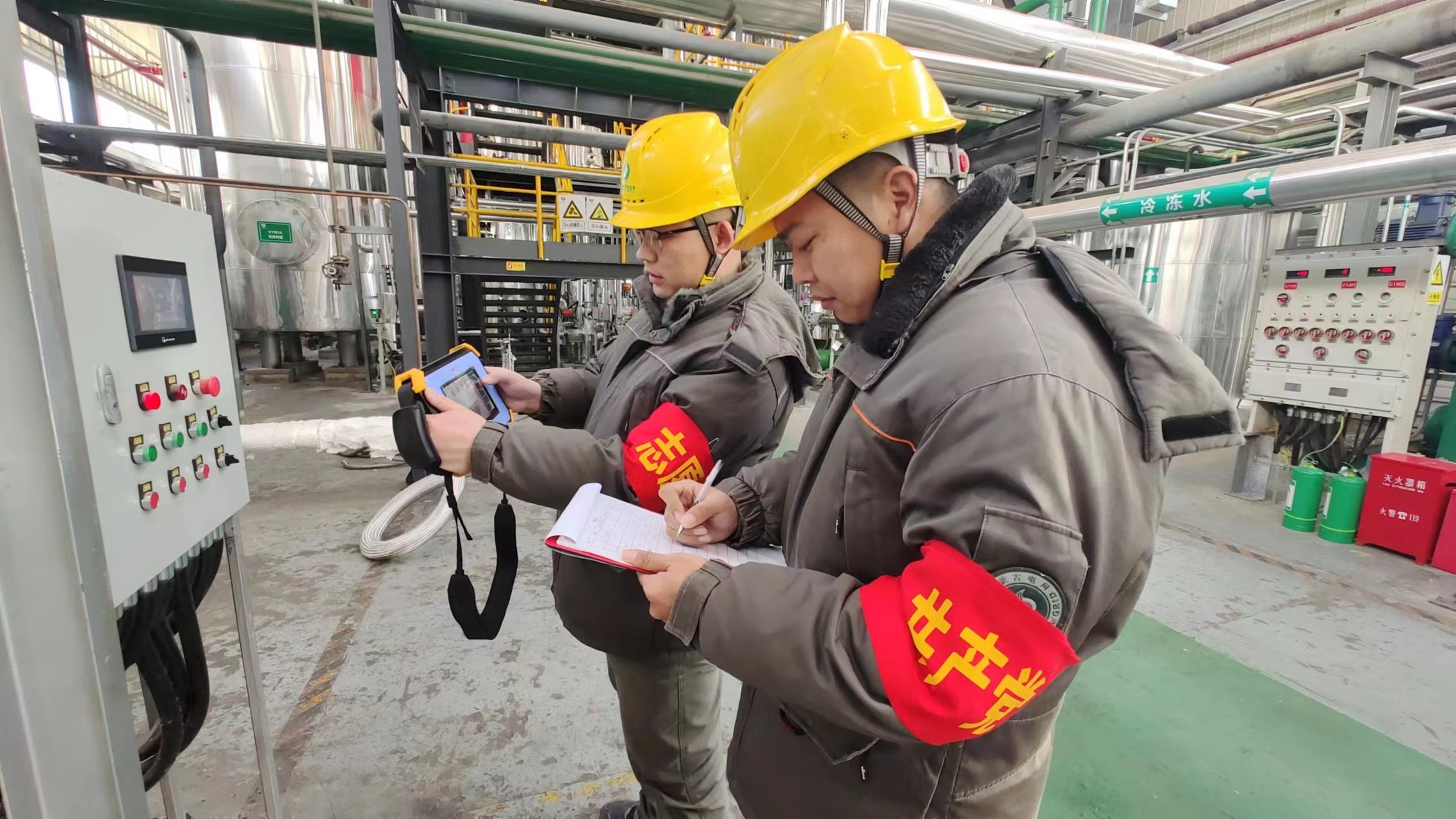 康巴什供電公司：春節(jié)保供電，我們在行動