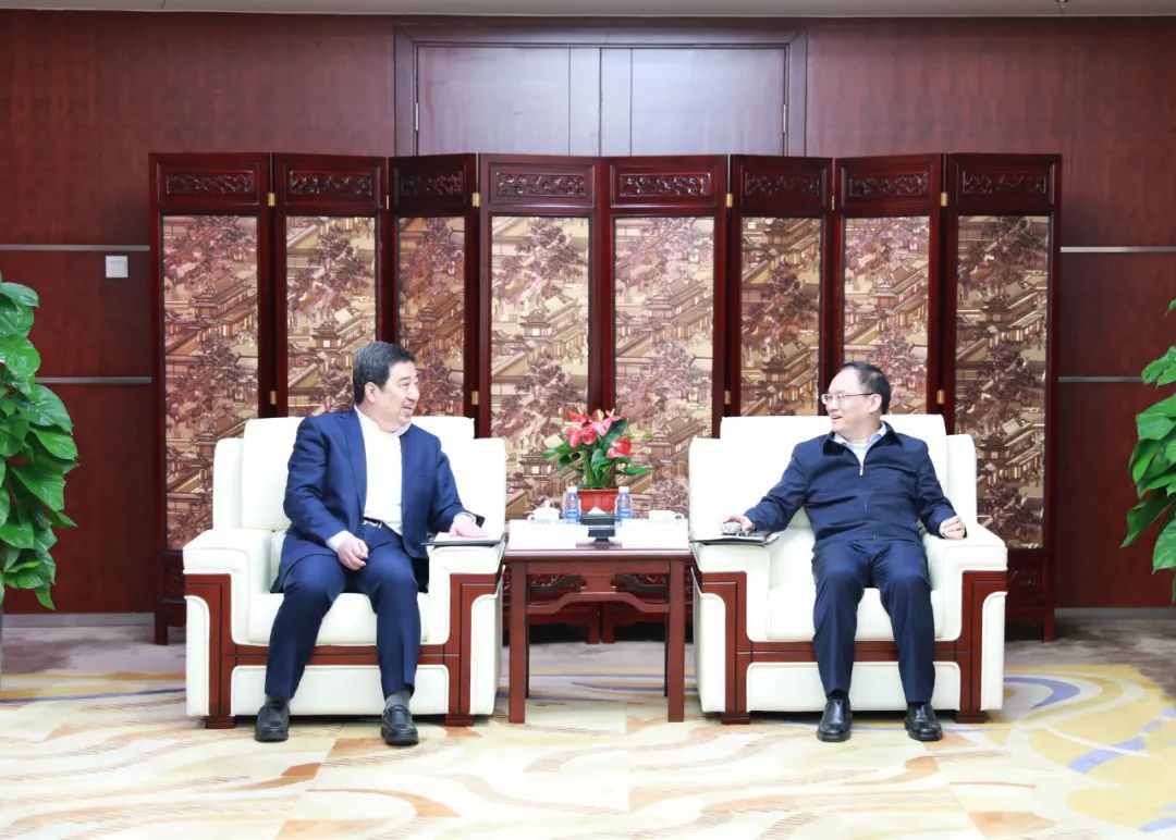 中國電氣裝備白忠泉董事長、周群總經(jīng)理拜訪中鋁集團董事長段向東、總經(jīng)理王石磊