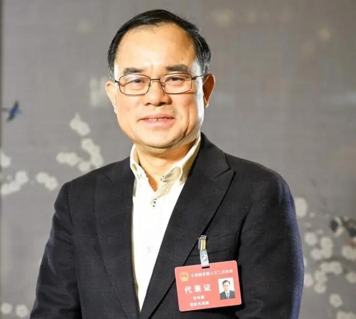 【兩會好聲音】全國人大代表、長安汽車董事長朱華榮：強化市場調節(jié)手段，進一步改善汽車消費環(huán)境