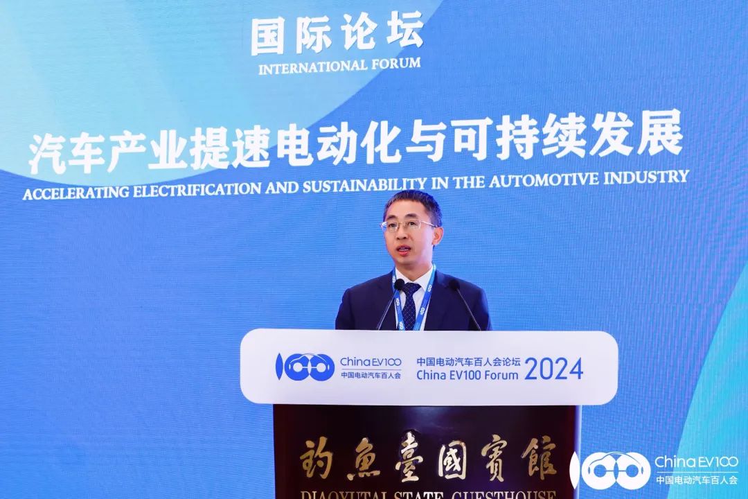 華為侯金龍：加速以超快充為主的充電基礎設施建設，提升用戶體驗，促進電動汽車消費與普及