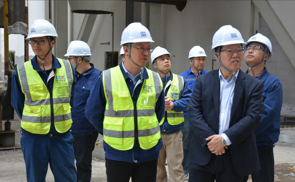 中國能建建筑集團黨委副書記、總經(jīng)理羅耕能到正寧百萬項目指導(dǎo)調(diào)研