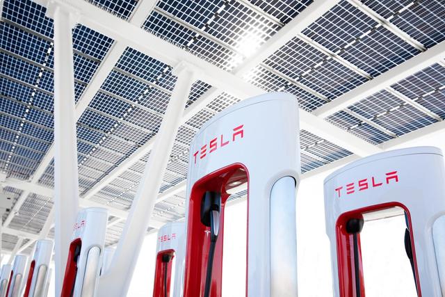 特斯拉將在佛羅里達(dá)州建全球最大超級充電站，提供超200個充電樁