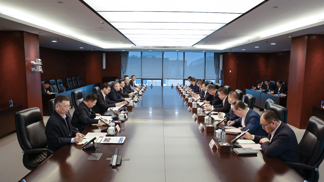 華電集團黨組副書記、總經理葉向東會見特變電工黨委書記、董事長張新
