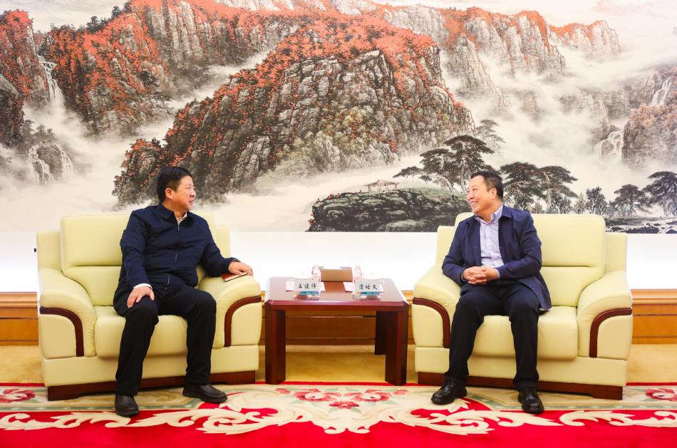 大唐甘肅公司黨委書記、董事長王建偉與甘肅電投集團(tuán)黨委書記、董事長蒲培文會(huì)談