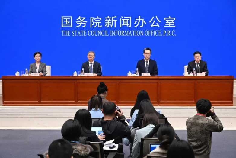 國家發(fā)改委：“沙戈荒”新能源基地加快建設(shè)，截至11月底，西北五省風(fēng)光裝機達到280GW左右