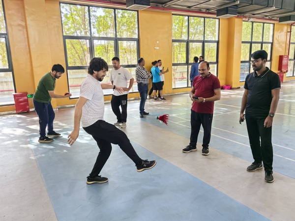 【新春走基層】熱熱鬧鬧過大年，海外堅(jiān)守迎新春