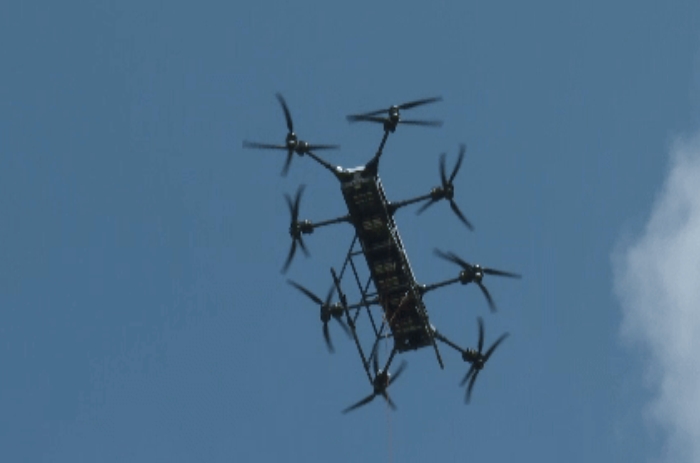 8軸16旋翼重載無人機在十堰上崗，助力電網建設
